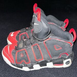 -Nike Air More Uptempo '96 'Red Toe'
-Size 13C